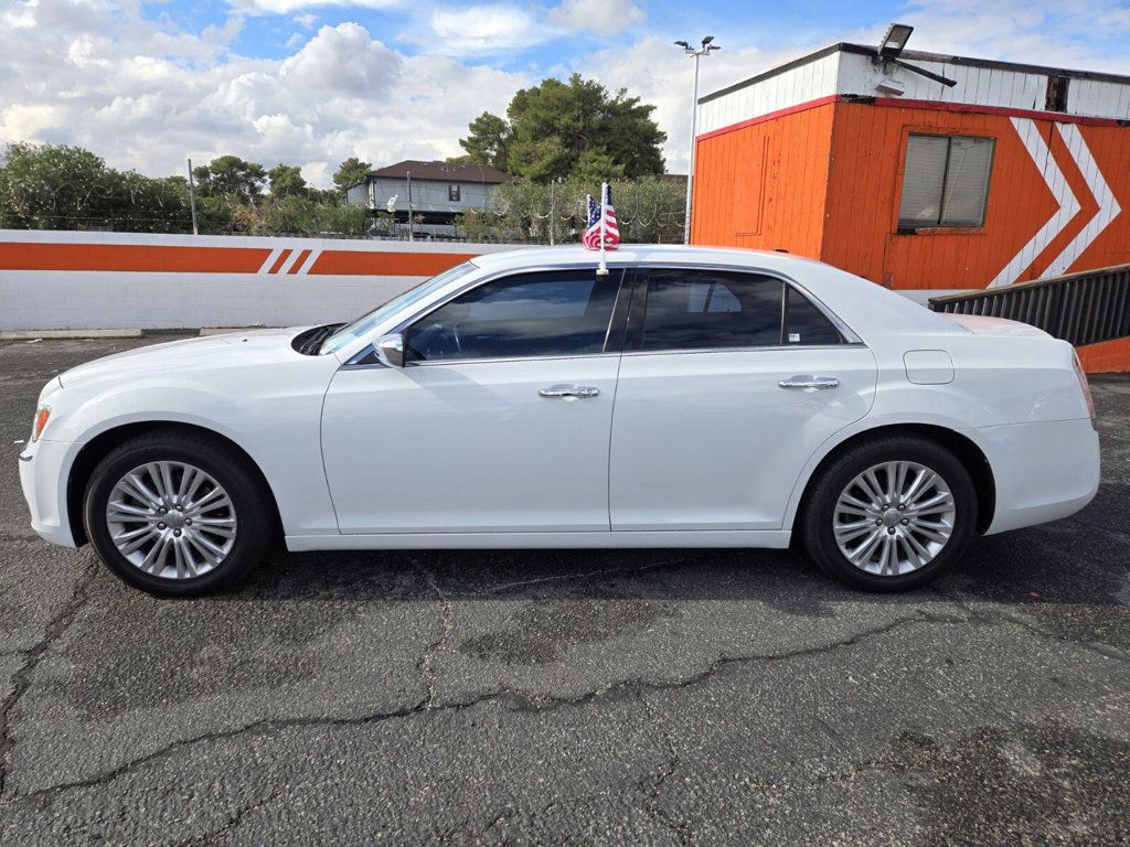 2012 Chrysler 300 Limited photo 2