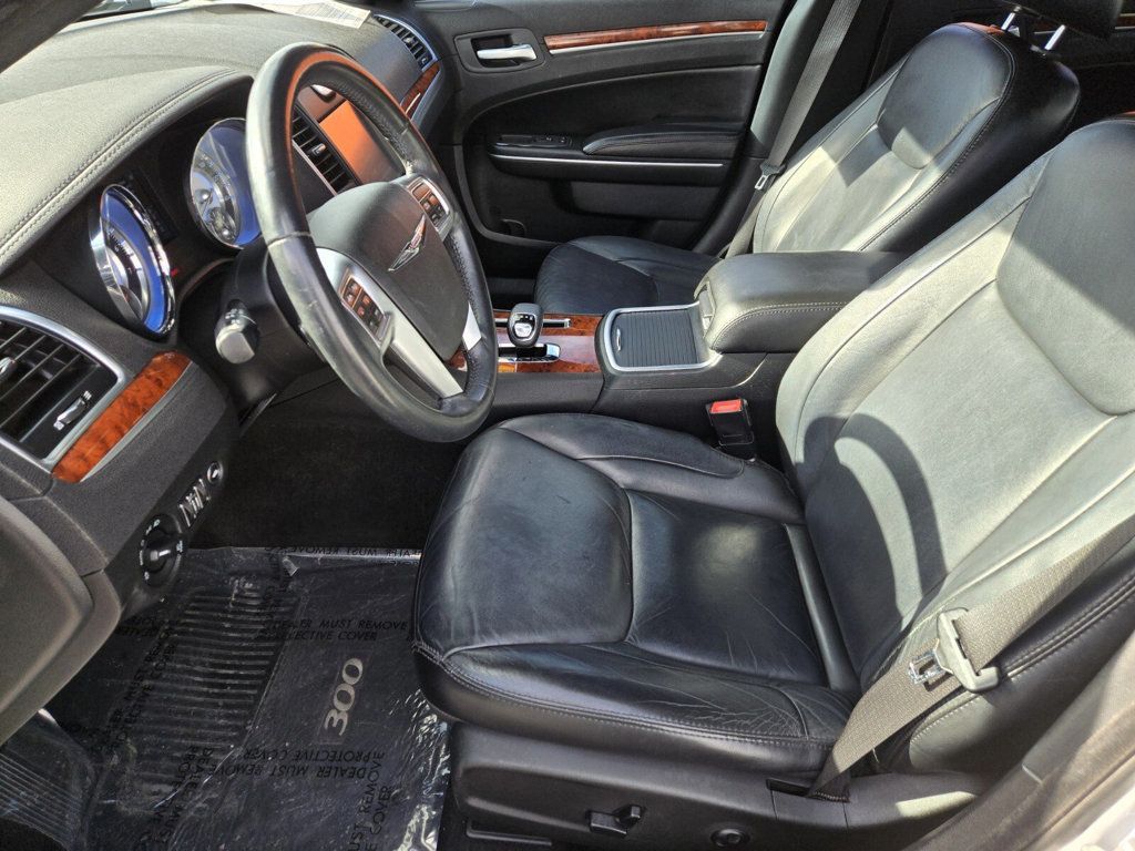 2012 Chrysler 300 4dr Sedan V6 Limited AWD - 22947314 - 6