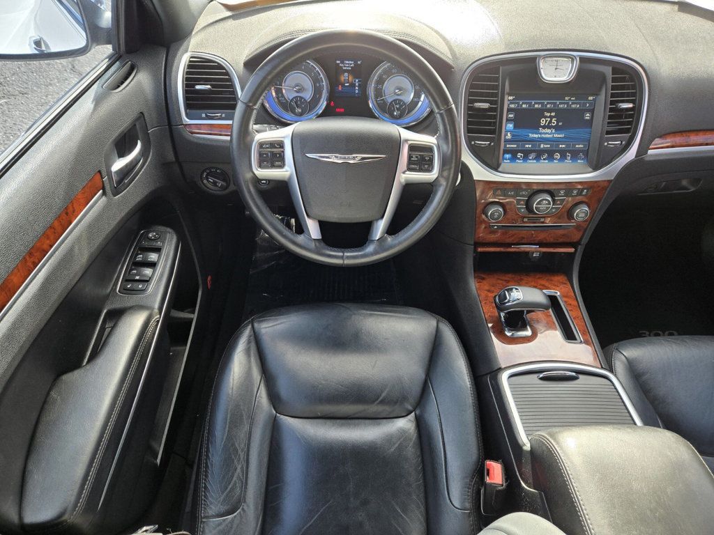2012 Chrysler 300 4dr Sedan V6 Limited AWD - 22947314 - 8