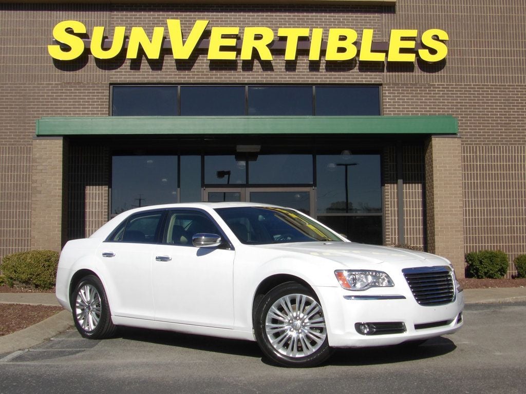 2012 Chrysler 300 Limited photo 1