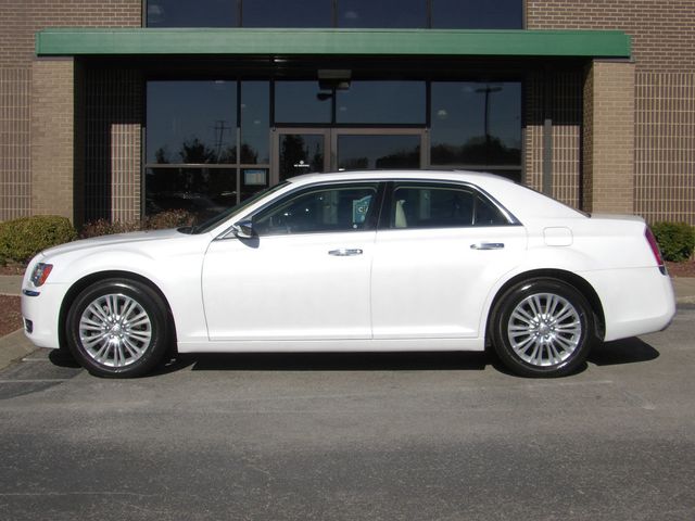 2012 Chrysler 300 Limited photo 12