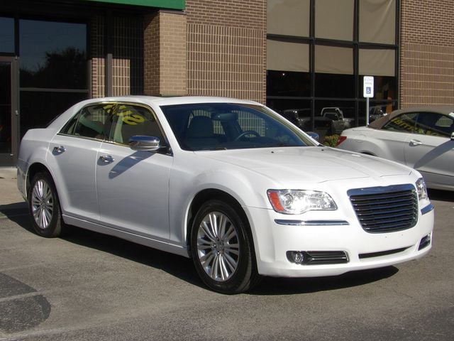 2012 Chrysler 300 Limited photo 8