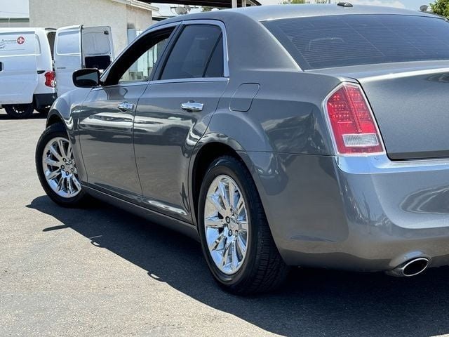 2012 Chrysler 300 4dr Sedan V6 Limited RWD - 22518556 - 11