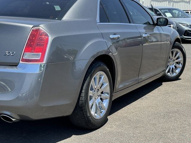 2012 Chrysler 300 4dr Sedan V6 Limited RWD - 22518556 - 13