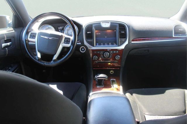 2012 Chrysler 300 4dr Sedan V6 RWD - 23006115 - 4