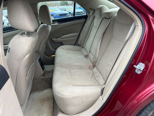 2012 Chrysler 300 4dr Sedan V6 RWD - 22954298 - 6