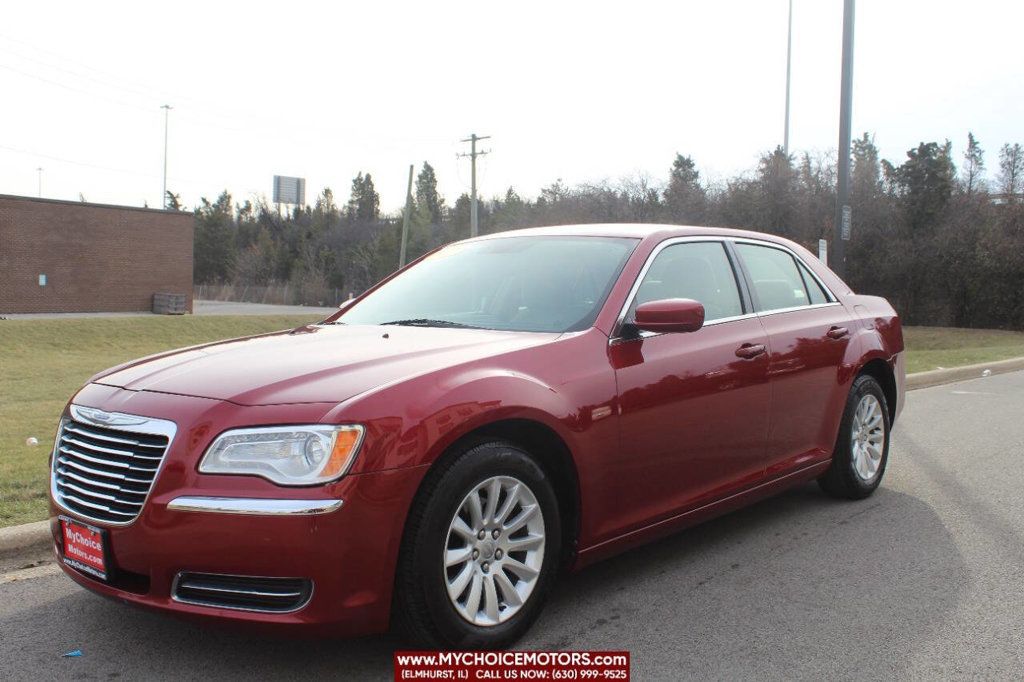 2012 Chrysler 300 4dr Sedan V6 RWD - 22711336 - 0