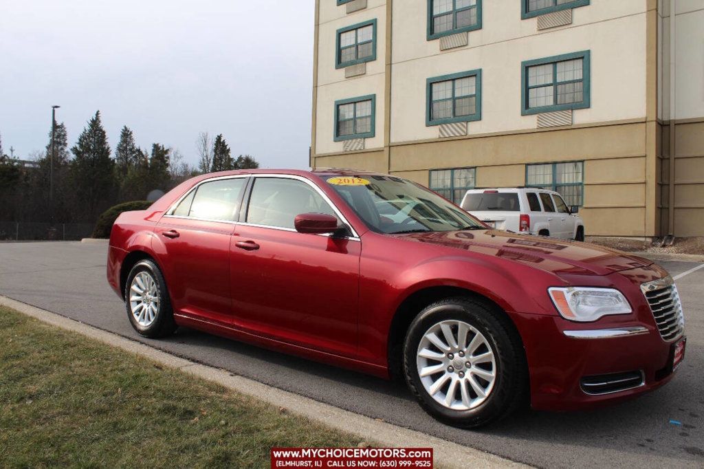 2012 Chrysler 300 4dr Sedan V6 RWD - 22711336 - 1