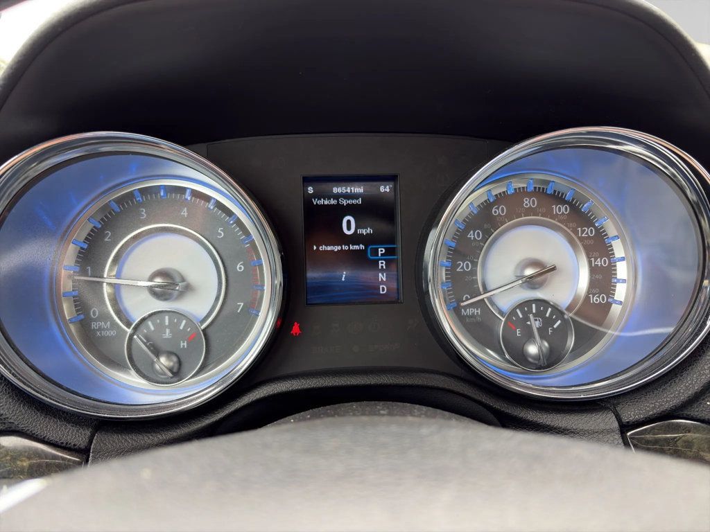 2012 Chrysler 300 4dr Sedan V8 300C AWD - 23003923 - 9