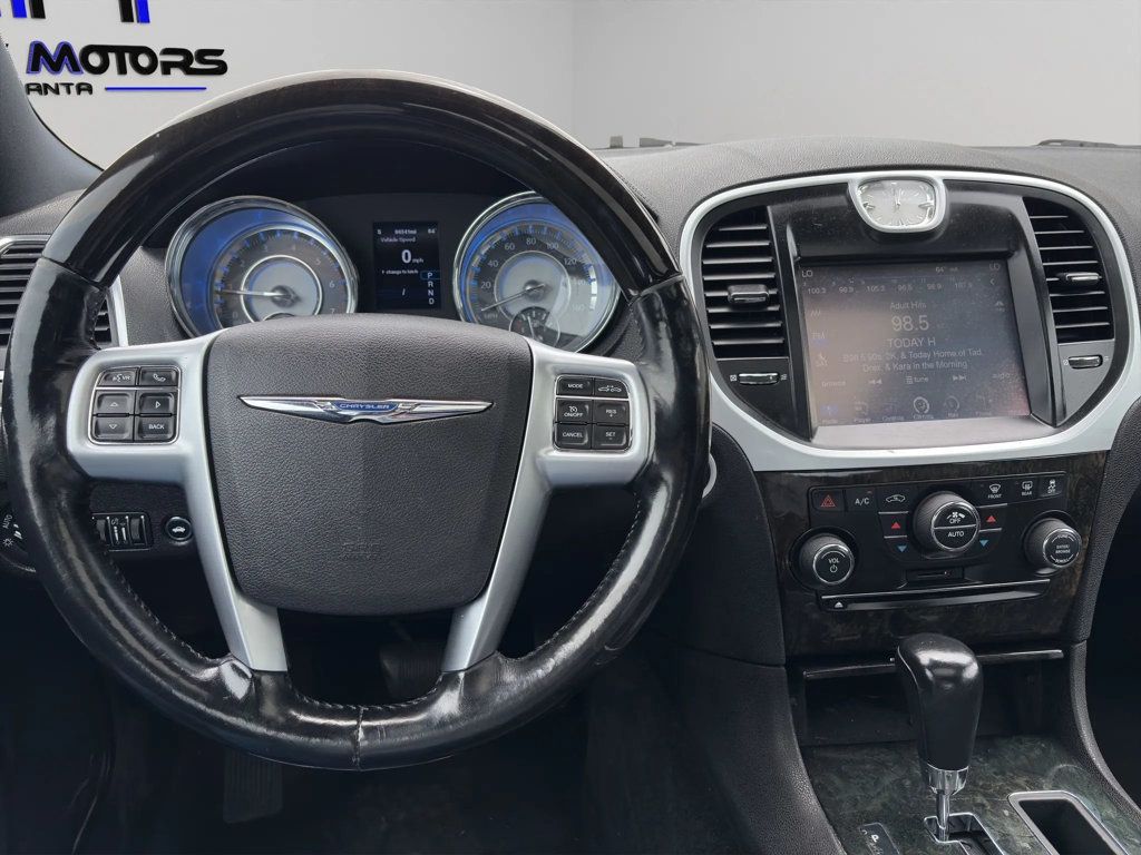 2012 Chrysler 300 4dr Sedan V8 300C AWD - 23003923 - 10