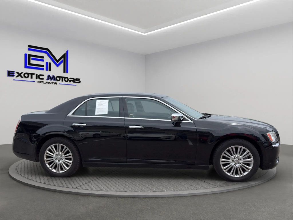 2012 Chrysler 300 4dr Sedan V8 300C AWD - 23003923 - 5