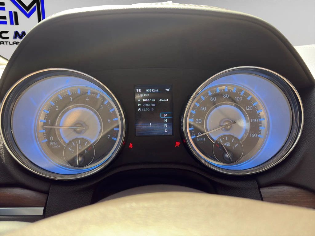 2012 Chrysler 300 4dr Sedan V8 300C Luxury Series RWD - 23020854 - 9
