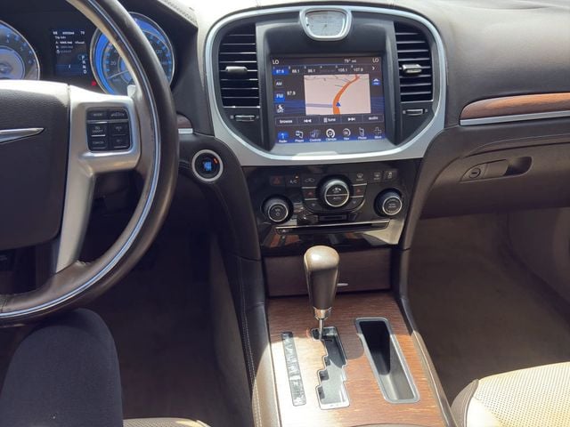 2012 Chrysler 300 4dr Sedan V8 300C Luxury Series RWD - 23020854 - 11
