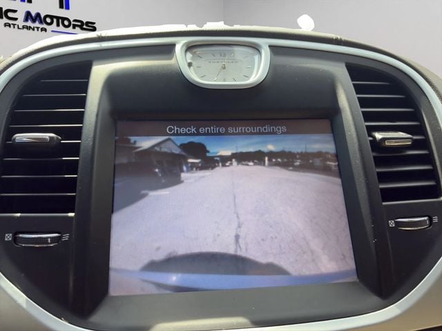 2012 Chrysler 300 4dr Sedan V8 300C Luxury Series RWD - 23020854 - 12
