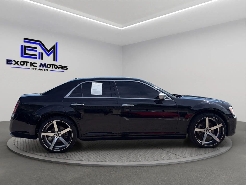 2012 Chrysler 300 4dr Sedan V8 300C Luxury Series RWD - 23020854 - 5