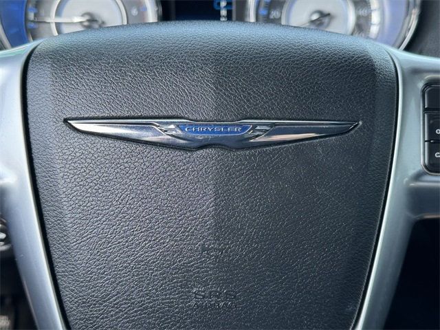 2012 Chrysler 300 4dr Sedan V8 300C RWD - 22423581 - 27