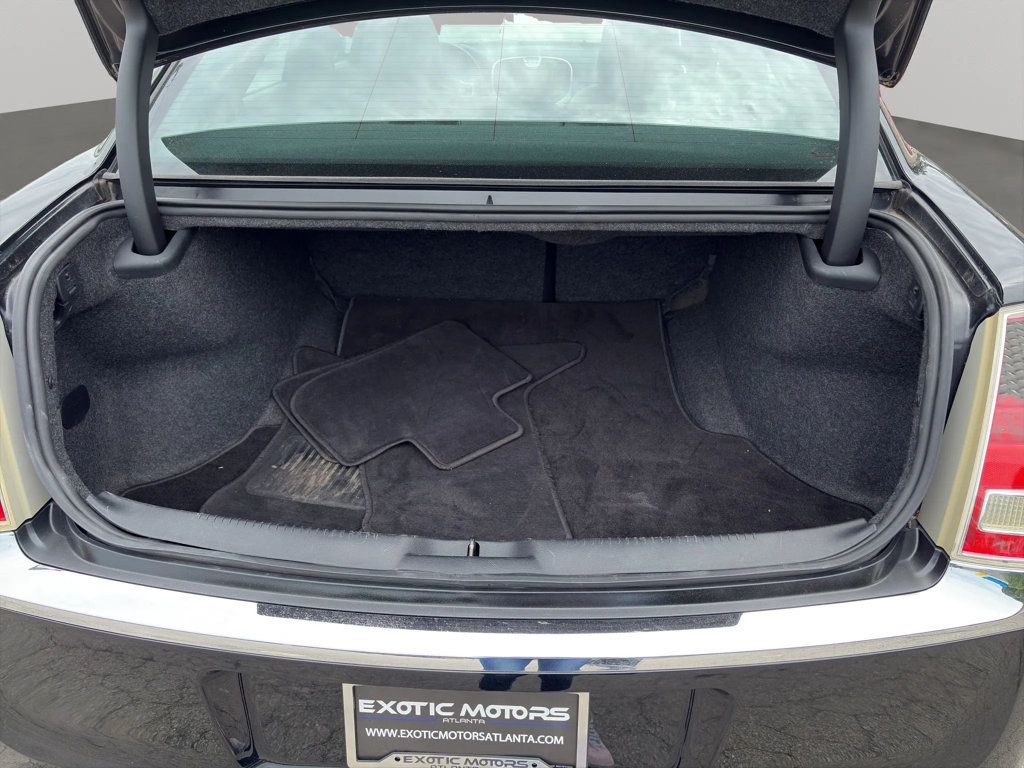2012 Chrysler 300 V8 ENGINE, PANO ROOF, BACKUP CAM, BLUETOOTH, LEATHER SEATS!!!! - 23003923 - 25