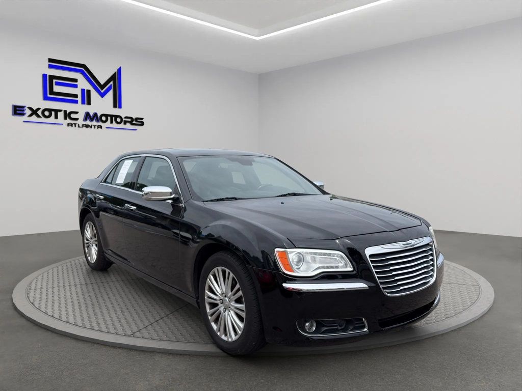 2012 Chrysler 300 V8 ENGINE, PANO ROOF, BACKUP CAM, BLUETOOTH, LEATHER SEATS!!!! - 23003923 - 6