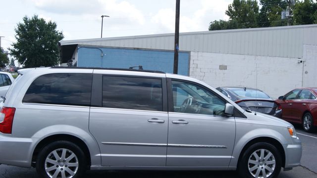 2012 Chrysler Town & Country 3 MONTH WARRANTY , JUST SERVICED , VERY CLEAN INSIDE AND OUT  - 23069418 - 12