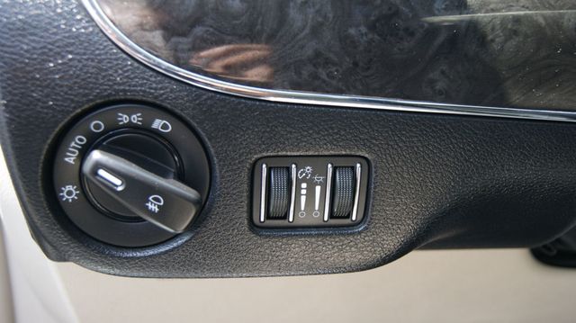 2012 Chrysler Town & Country 3 MONTH WARRANTY , JUST SERVICED , VERY CLEAN INSIDE AND OUT  - 23069418 - 13