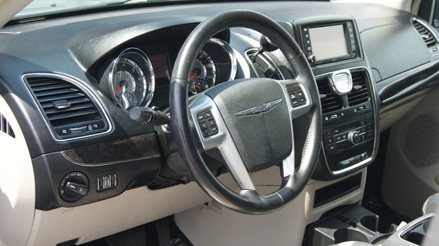 2012 Chrysler Town & Country 3 MONTH WARRANTY , JUST SERVICED , VERY CLEAN INSIDE AND OUT  - 23069418 - 27