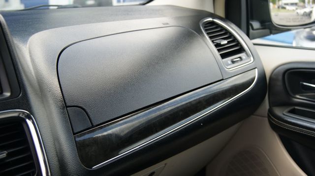 2012 Chrysler Town & Country 3 MONTH WARRANTY , JUST SERVICED , VERY CLEAN INSIDE AND OUT  - 23069418 - 31