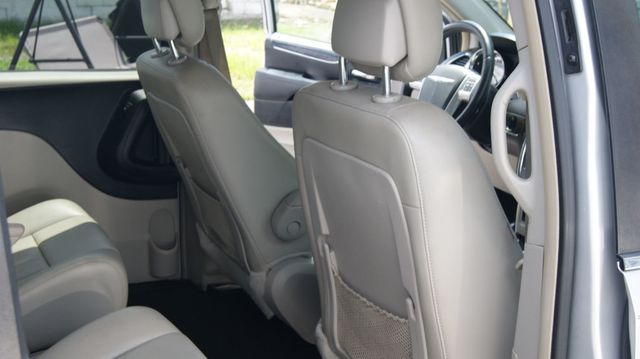 2012 Chrysler Town & Country 3 MONTH WARRANTY , JUST SERVICED , VERY CLEAN INSIDE AND OUT  - 23069418 - 48