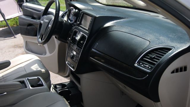 2012 Chrysler Town & Country 3 MONTH WARRANTY , JUST SERVICED , VERY CLEAN INSIDE AND OUT  - 23069418 - 51