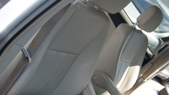 2012 Chrysler Town & Country 3 MONTH WARRANTY , JUST SERVICED , VERY CLEAN INSIDE AND OUT  - 23069418 - 52