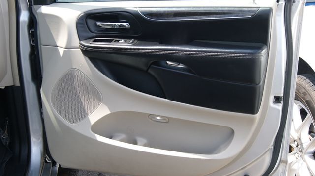 2012 Chrysler Town & Country 3 MONTH WARRANTY , JUST SERVICED , VERY CLEAN INSIDE AND OUT  - 23069418 - 55