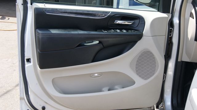 2012 Chrysler Town & Country 3 MONTH WARRANTY , JUST SERVICED , VERY CLEAN INSIDE AND OUT  - 23069418 - 58