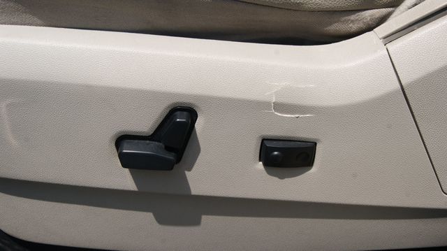 2012 Chrysler Town & Country 3 MONTH WARRANTY , JUST SERVICED , VERY CLEAN INSIDE AND OUT  - 23069418 - 60