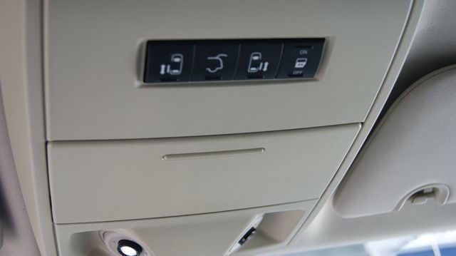 2012 Chrysler Town & Country 3 MONTH WARRANTY , JUST SERVICED , VERY CLEAN INSIDE AND OUT  - 23069418 - 62