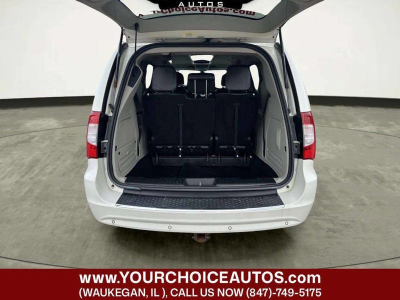 2012 Chrysler Town & Country 4dr Wagon Limited - 23008653 - 13