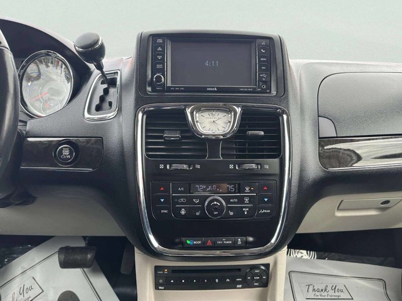 2012 Chrysler Town & Country 4dr Wagon Limited - 23008653 - 26