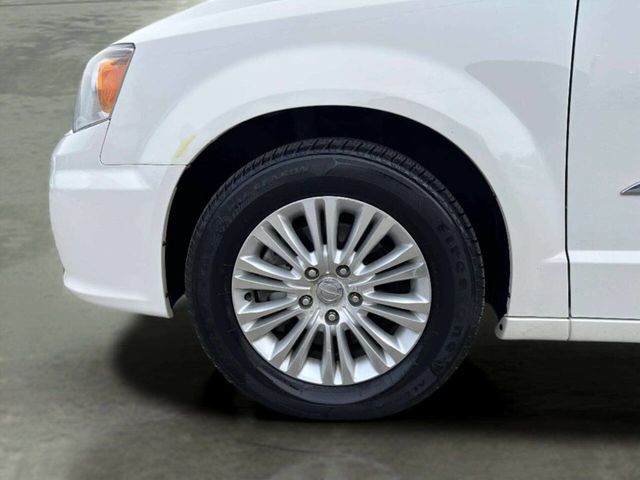 2012 Chrysler Town & Country 4dr Wagon Limited - 23008653 - 32