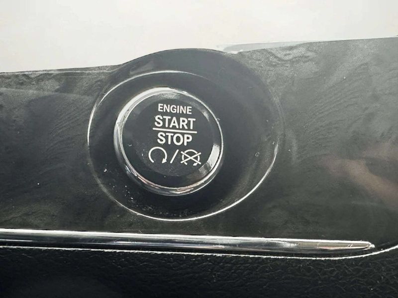 2012 Chrysler Town & Country 4dr Wagon Limited - 23008653 - 35