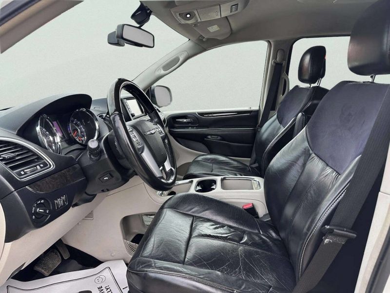 2012 Chrysler Town & Country 4dr Wagon Limited - 23008653 - 8