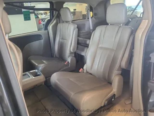 2012 Chrysler Town & Country 4dr Wagon Touring - 22918464 - 20