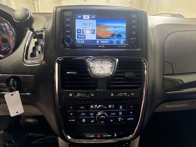 2012 Chrysler Town & Country 4dr Wagon Touring-L - 22984590 - 14