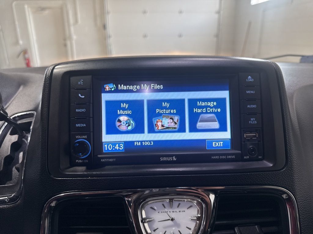 2012 Chrysler Town & Country 4dr Wagon Touring-L - 22984590 - 17