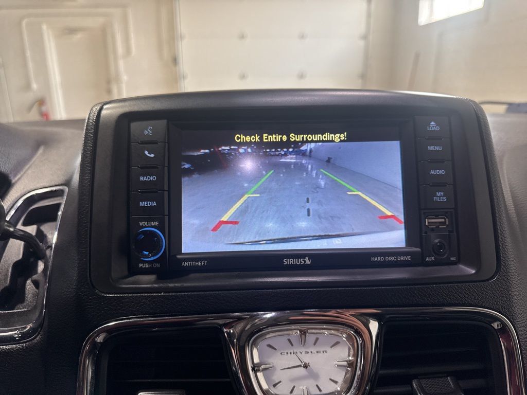 2012 Chrysler Town & Country 4dr Wagon Touring-L - 22984590 - 18