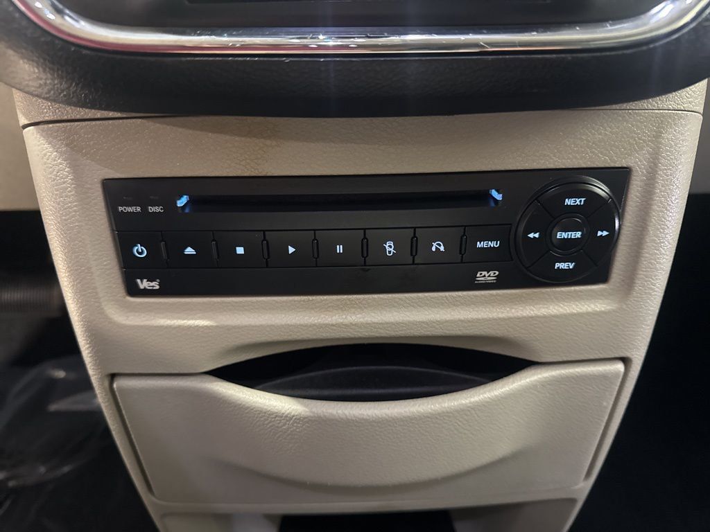 2012 Chrysler Town & Country 4dr Wagon Touring-L - 22984590 - 20