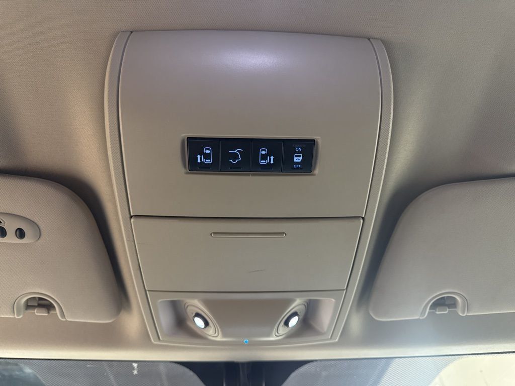 2012 Chrysler Town & Country 4dr Wagon Touring-L - 22984590 - 21