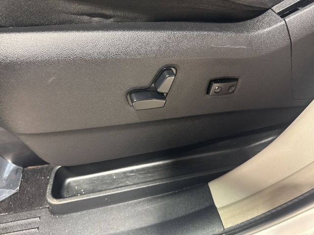 2012 Chrysler Town & Country 4dr Wagon Touring-L - 22984590 - 24