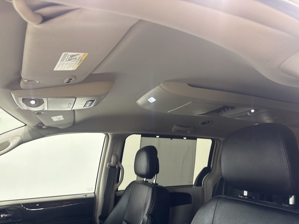 2012 Chrysler Town & Country 4dr Wagon Touring-L - 22984590 - 26