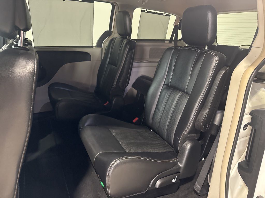 2012 Chrysler Town & Country 4dr Wagon Touring-L - 22984590 - 30