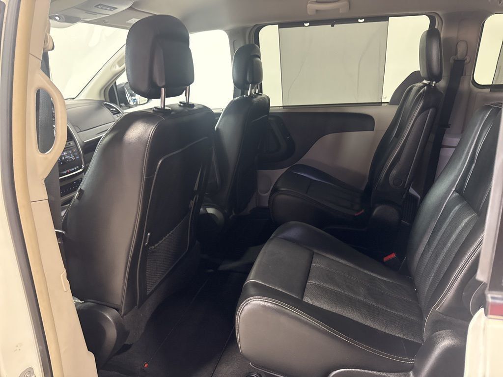 2012 Chrysler Town & Country 4dr Wagon Touring-L - 22984590 - 31