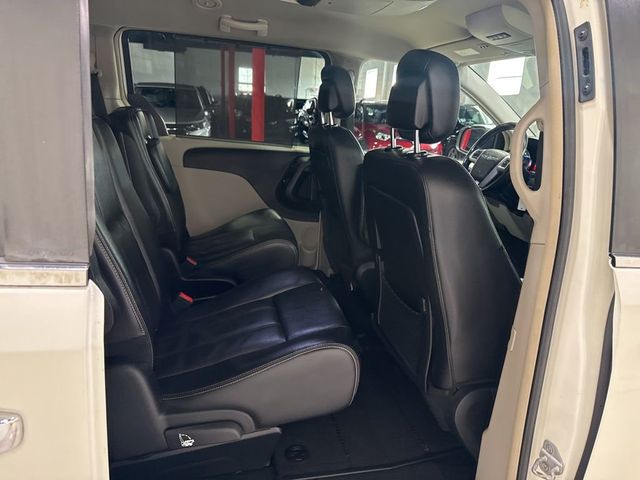 2012 Chrysler Town & Country 4dr Wagon Touring-L - 22984590 - 39