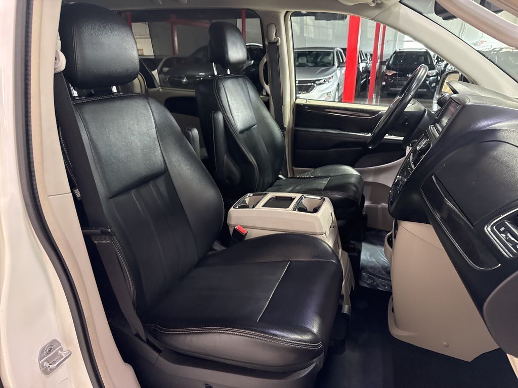 2012 Chrysler Town & Country 4dr Wagon Touring-L - 22984590 - 44